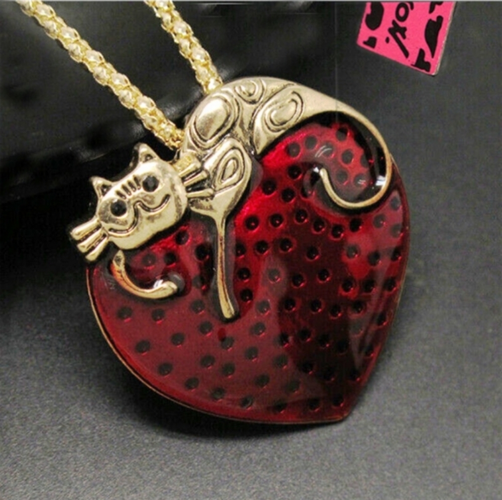 Red Enamel Cat Heart Strawberry Necklace Gold Brass 18-22" Chain Vintage NEW - Picture 2 of 7